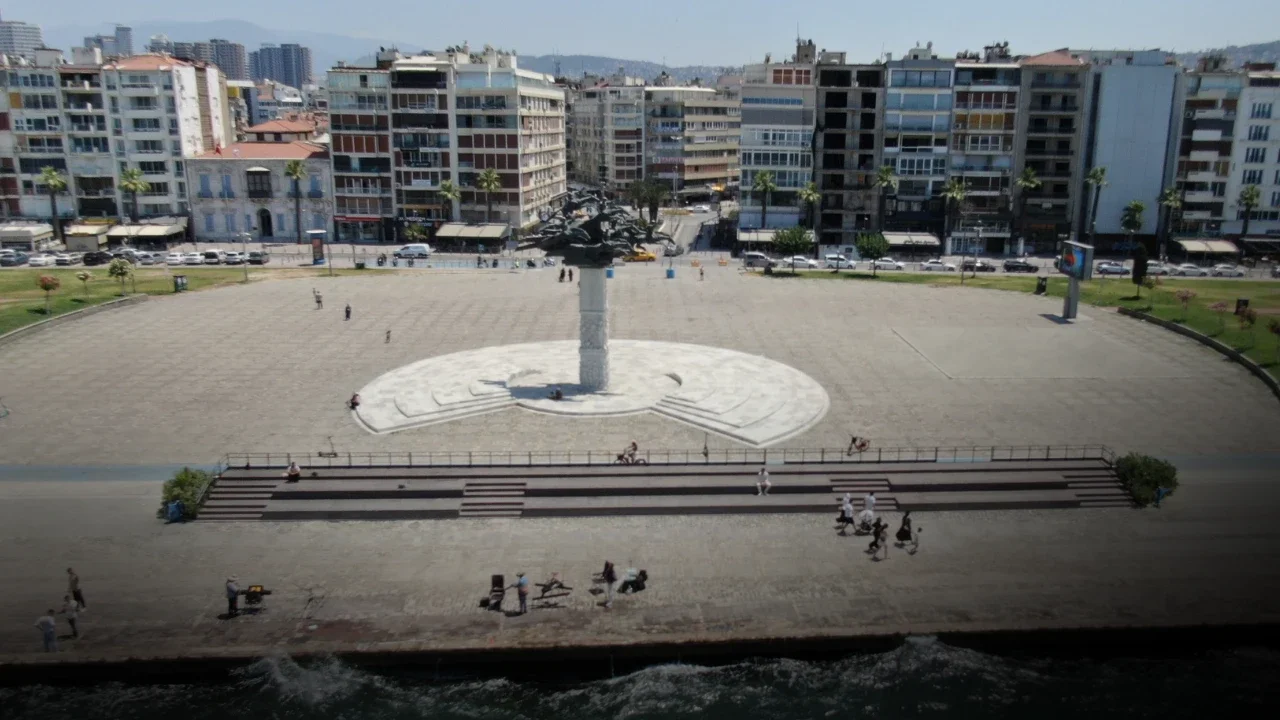 İzmir'e sonbahar gelmedi! Meteoroloji açıkladı: 3 Eylül İzmir hava durumu