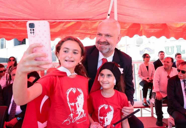 Menemen’de kurtuluş coşkusu Sefo ile yaşanacak