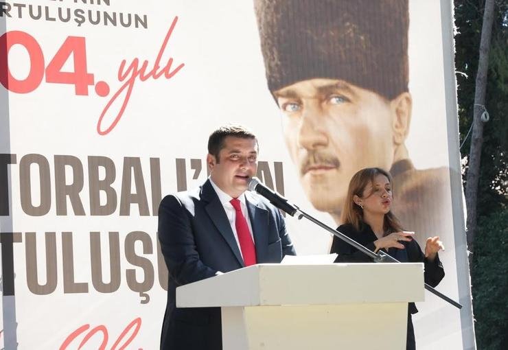 Torbalı’da 7 Eylül Coşkusu: Fulya Atıl Konseriyle Kutlamalar Zirve Yaptı