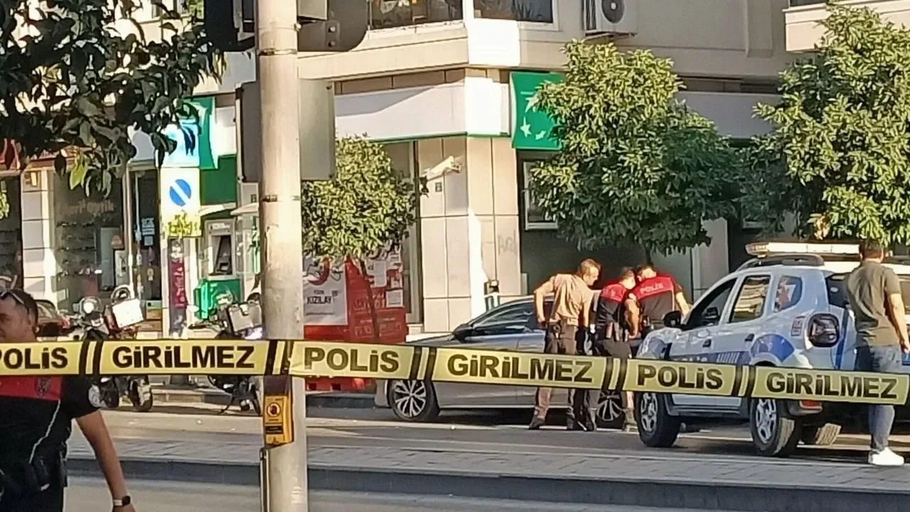 İzmir’de banka soygunu! Bomba ihbarı yapıldı