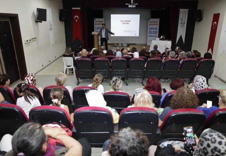 Bayraklı’da Hayat Kurtaran İlkyardım Eğitimi