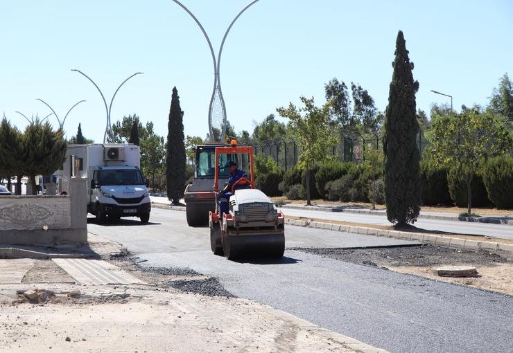 Aliağa ve Seferihisar’da yollar yenileniyor