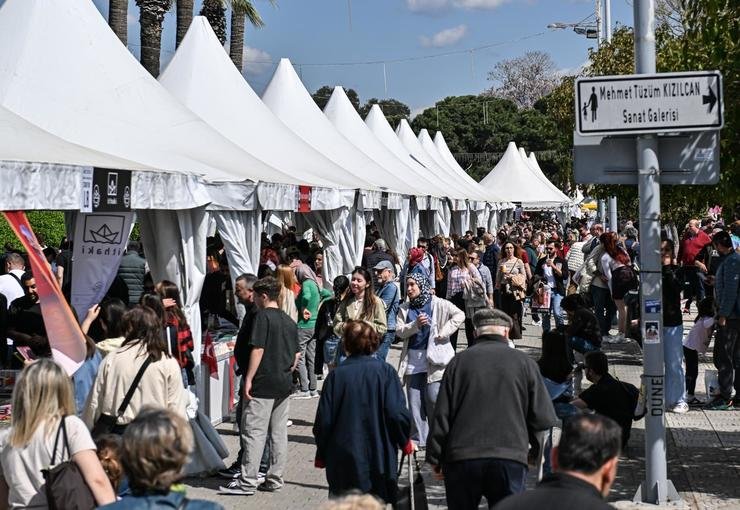 İZKİTAP - 8. İzmir Kitap Fuarı açılıyor