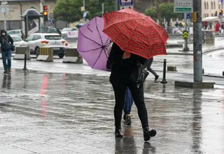 12 il için sarı kodlu alarm... Meteoroloji, saat vererek kuvvetli yağışı duyurdu