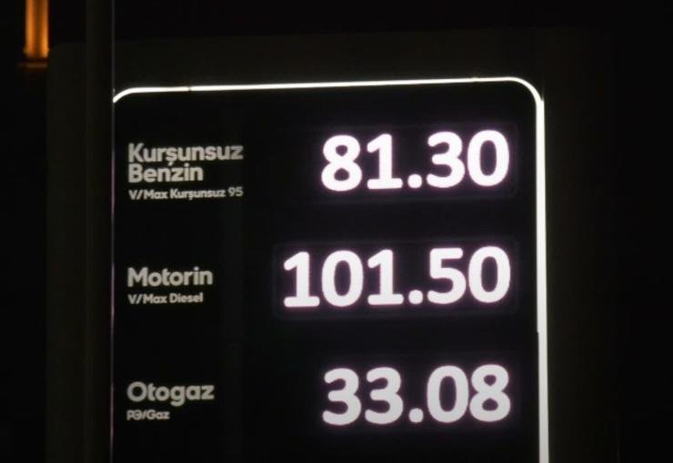 Akaryakıtta Tarihi Eşik: Motorin Fiyatı 100 Lirayı Aştı