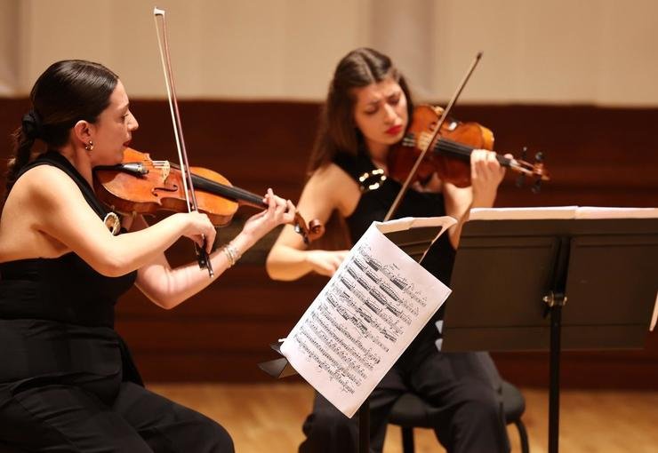 İzmir Oda Orkestrası, sezonu Zeytin Sahne’de açıyor