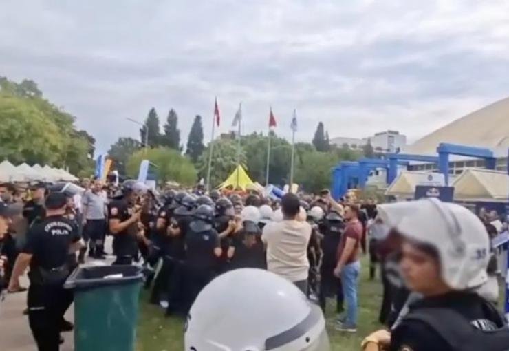 Ege Üniversitesi’nde polis müdahalesi: 27 gözaltı!