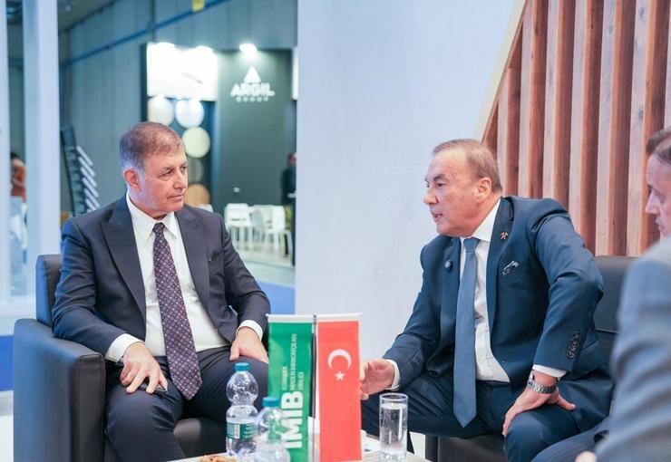 Başkan Tugay’dan İtalya’da Marble İzmir temasları