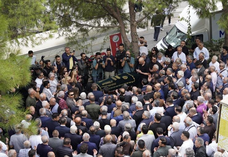 Burhan Özfatura son yolculuğuna uğurlandı