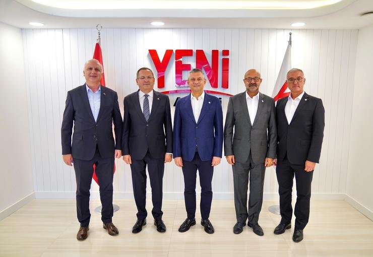 Mesut Ergin’den Ankara’da Özgür Özel’e ziyaret
