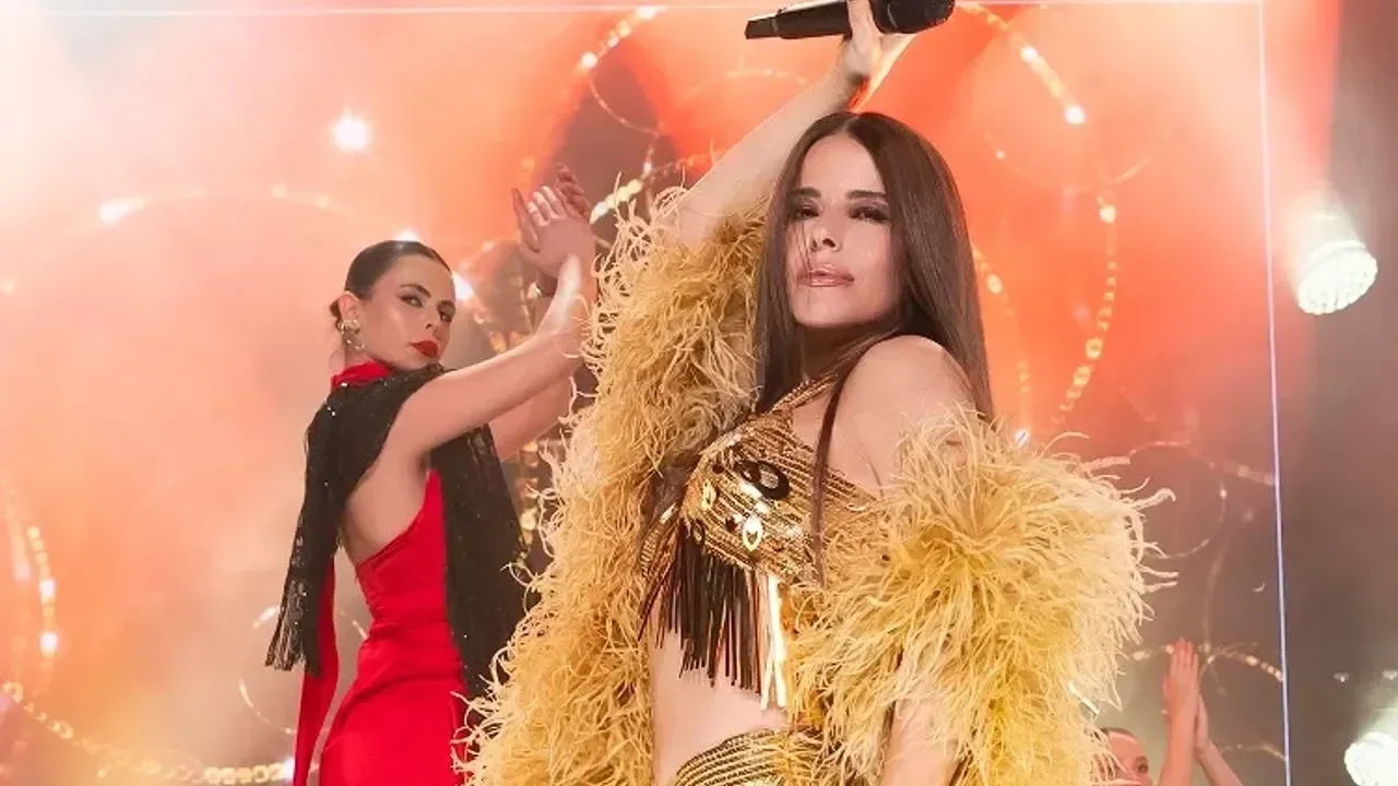 Simge Sağın'a üç haftadır 101 gül geliyor! Gizemli gönderen merak konusu oldu