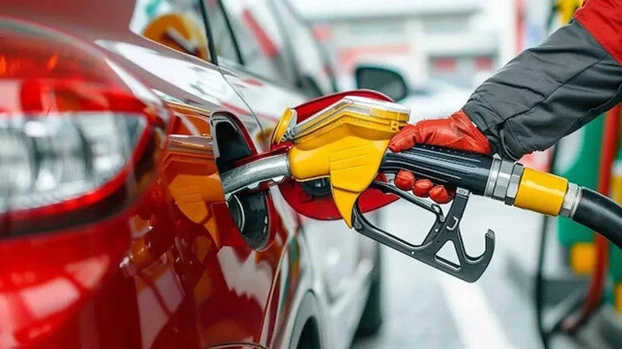 Akaryakıtta tablo yine değişti! Motorine zam geldi: 25 Eylül İzmir akaryakıt fiyatları