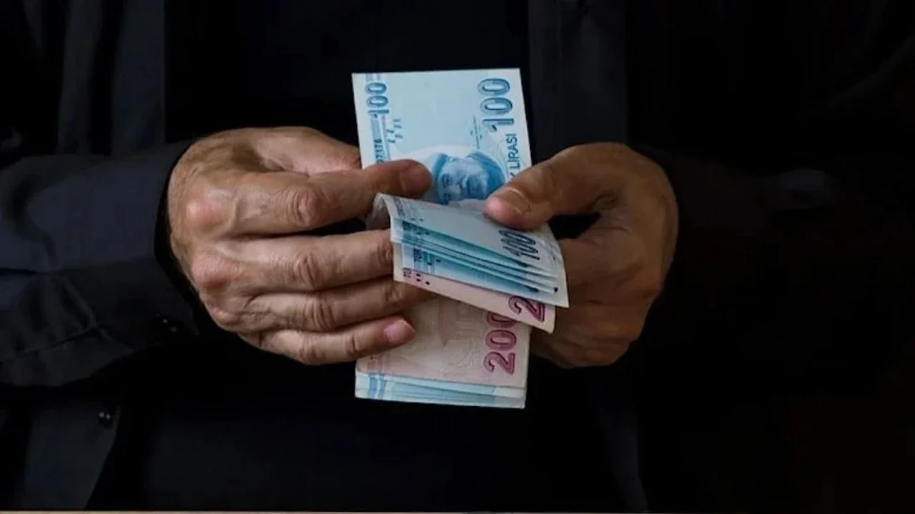 Emekli maaşları ne kadar olacak? SGK uzmanı Özgür Erdursun'dan seyyanen zam açıklaması