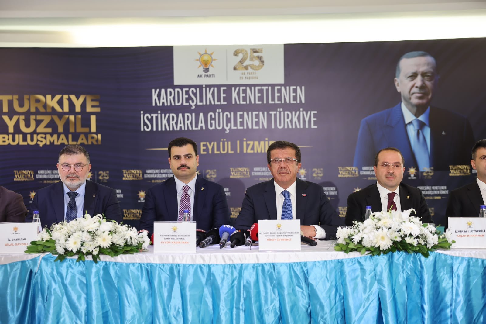 AK Parti Türkiye'de olduğu gibi İzmir'de de birinci parti’