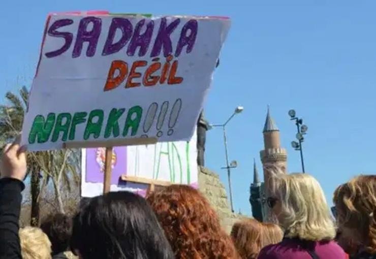 AYM Süresiz Nafaka Hükmünü İptal Etti: Karar 9 Ay Sonra Yürürlüğe Girecek