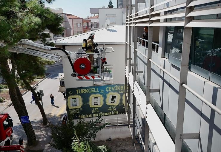 İzmir İtfaiyesi’nden gerçeği aratmayan tatbikat