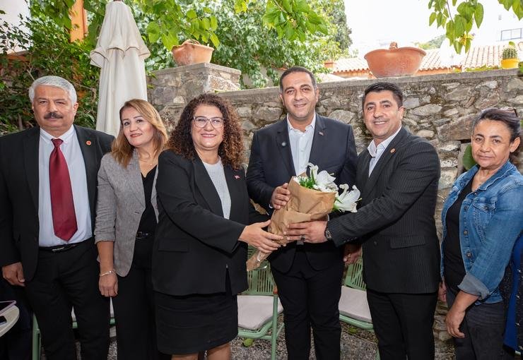 Başkan Erman Uzun, İzmirli Muhtarları Ağırladı: “Muhtarlarımız Başımızın Tacı”