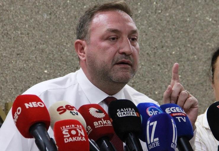 Başkan Gümrükçü'den önemli iddia: 7 ilçe başkanı AKP ile görüşüyor