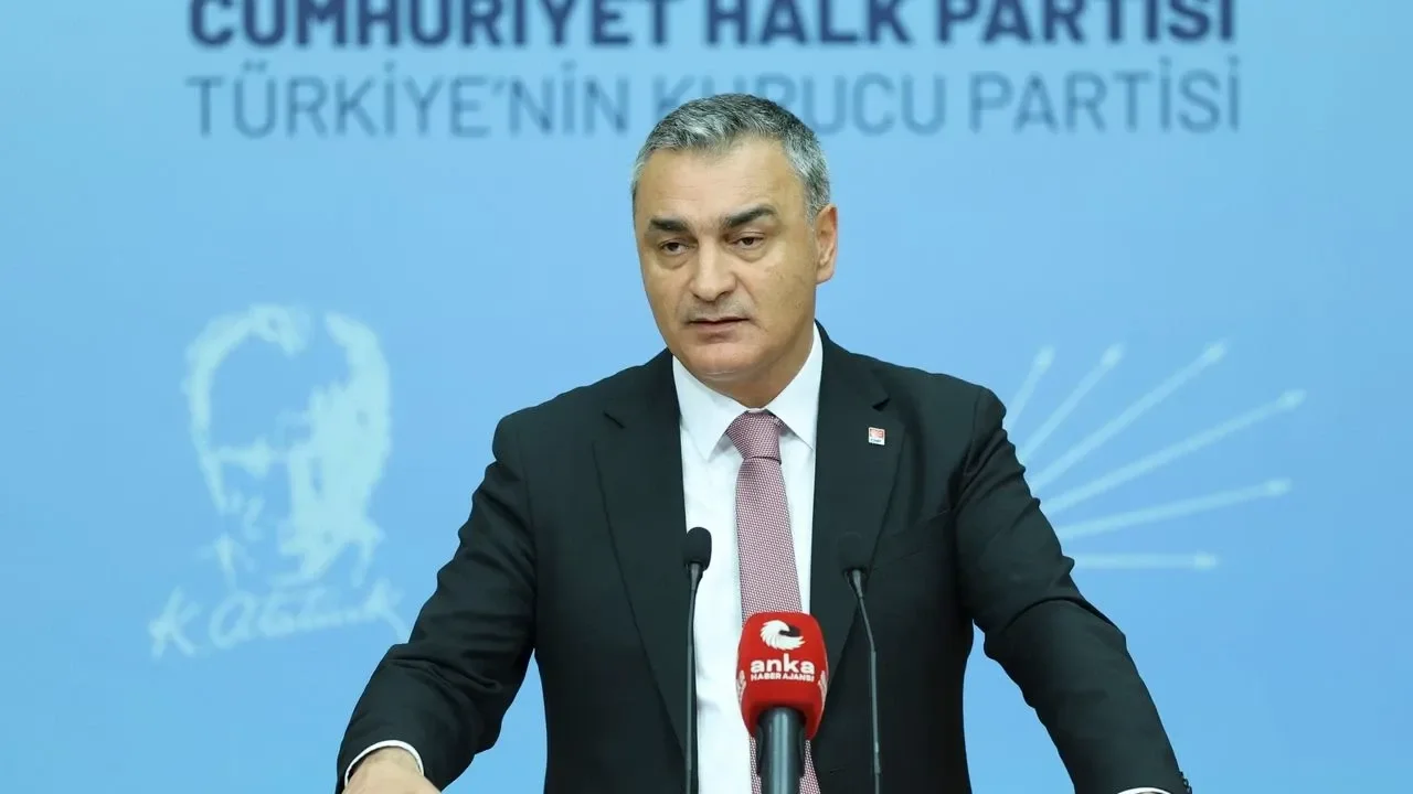 Müslim Sarı’dan Özgür Özel’e Tugay tepkisi