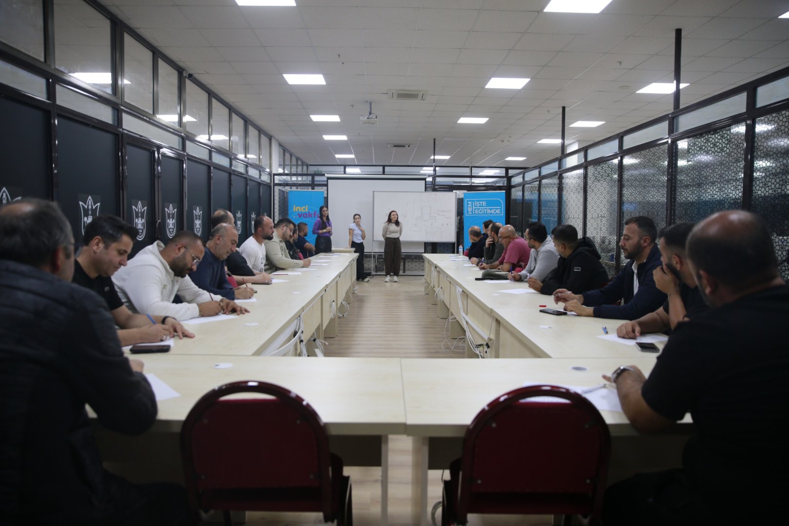 Konak’ta babalara özel destek: BADEP başladı