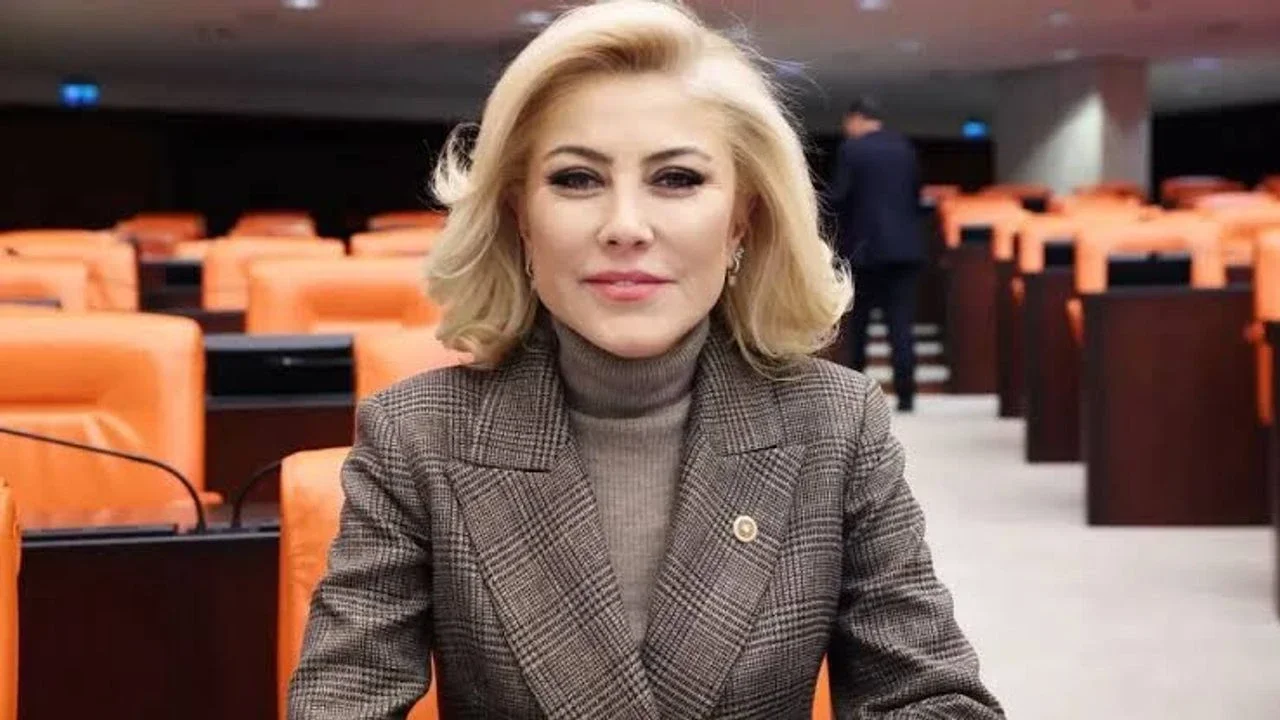 Şebnem Bursalı'dan İzmir Büyükşehir Meclisi tepkisi