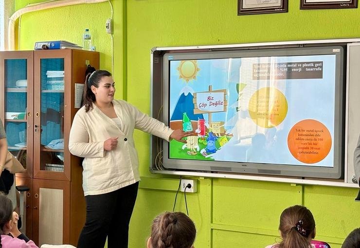 ''Daha bilinçli bireyler, daha temiz gelecek''