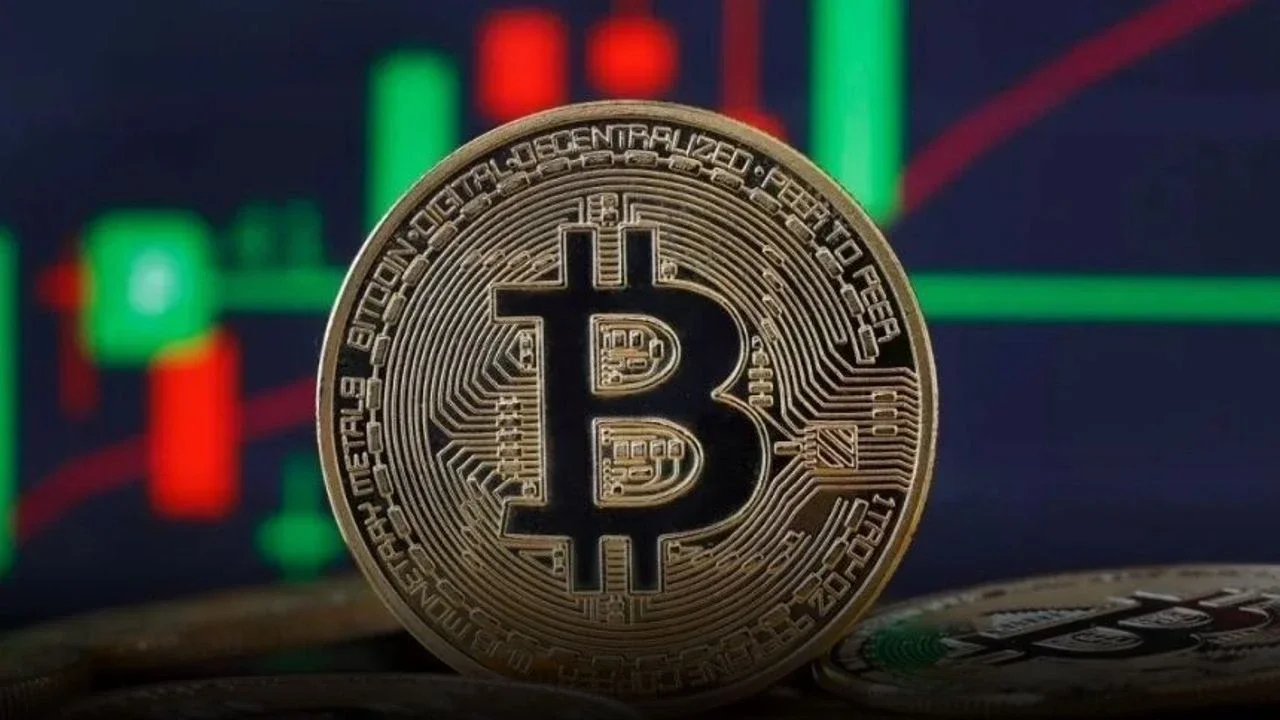 Bitcoin yatırımcısı dikkat! Petrol yükseldi, kriptoda satış dalgası başladı: Bitcoin ve altcoinler geriledi