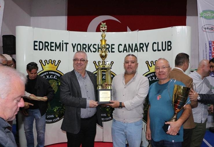 Dünyanın en büyük Yorkshire Kanarya Yarışması Edremit’te yapıldı