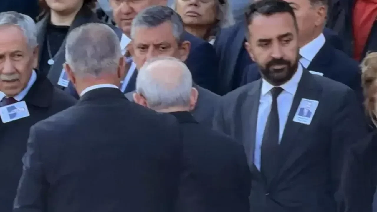 Kılıçdaroğlu ve Özel, TBMM’deki cenazede buluştu