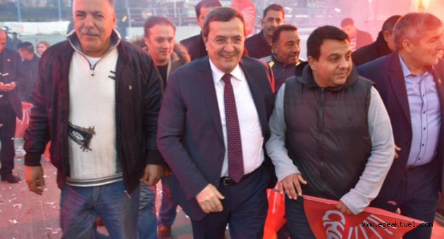 Romanlardan Batur’a coşkulu karşılama