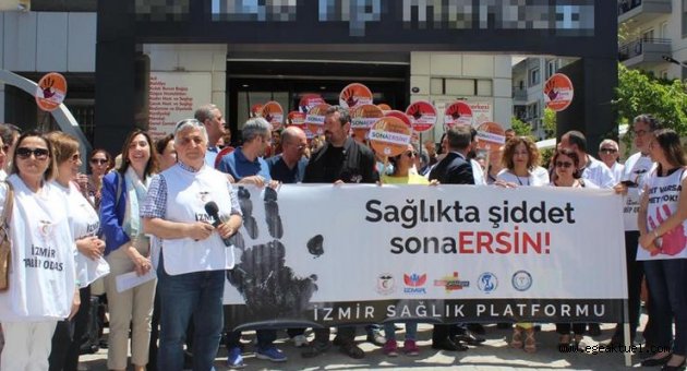 Sağlıkçılardan, doktora şiddete protesto