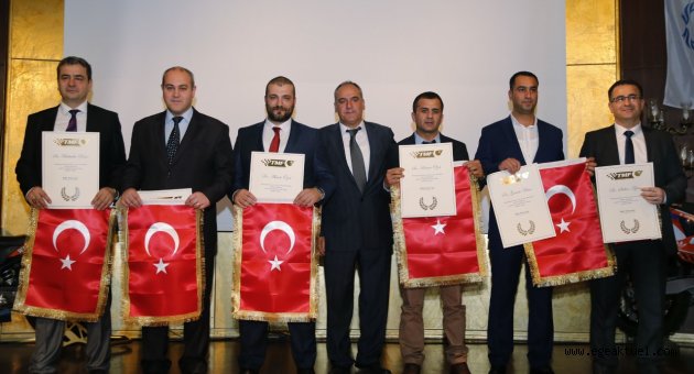 Şampiyonların kupaları Mehmetçik’e
