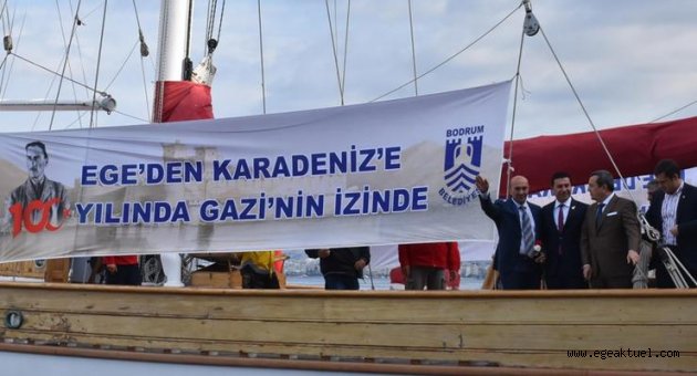 Samsun yolundaki 'STS Bodrum' gemisi İzmirlilerle buluştu