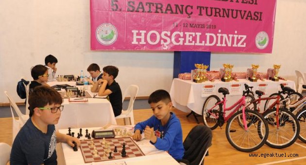 Satrançın genç ustaları Balçova’da buluştu