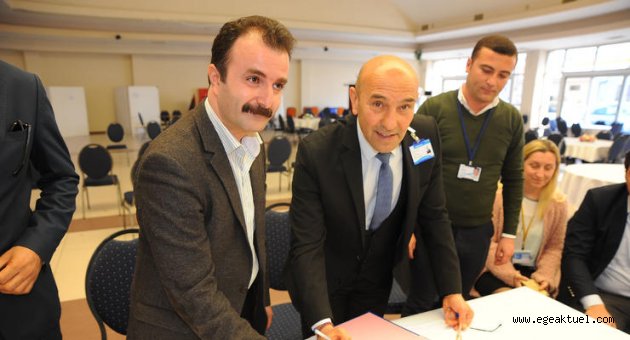Seferihisar Belediyesi'nde sözleşme sevinci