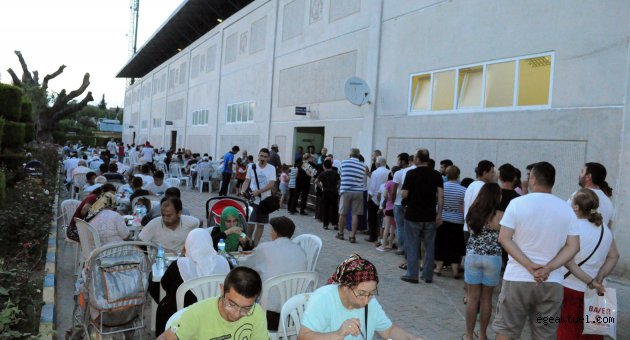 Seferihisar'da 850 kişiye her gün iftar‏