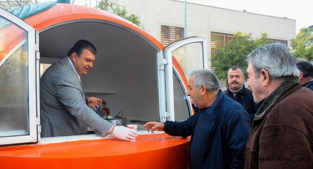 Seferihisar'da vatandaşa her sabah sıcak tarhana