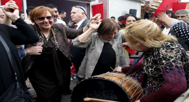 Selvi Kılıçdaroğlu  İzmir’de Romanlarla buluştu