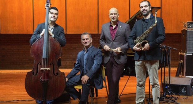 Senfoni’de “Kerem Görsev Quartet” Gecesi