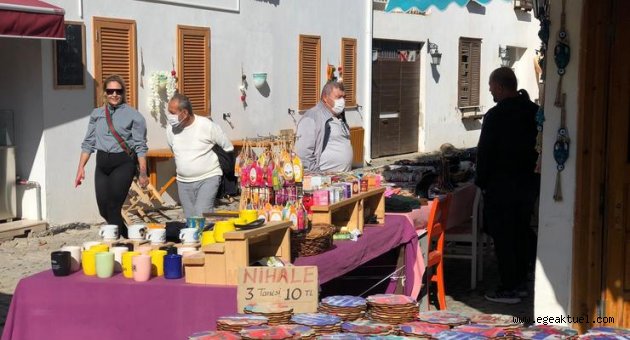 Sığacık Kaleiçi Pazarı tezgahlarını yeniden kurdu