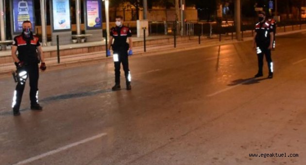 Sokağa çıkma kısıtlamaları devam etmeli mi? Prof. Dr. Mehmet Ceyhan yanıtladı