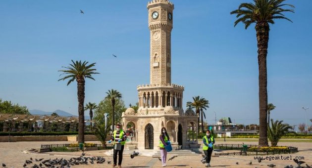Sokakta yaşayan canlara “gönülden” destek