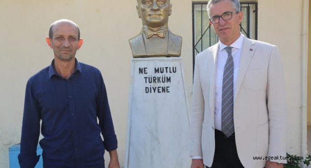Tahrip edilen Atatürk büstünü Gaziemir Belediyesi yeniledi