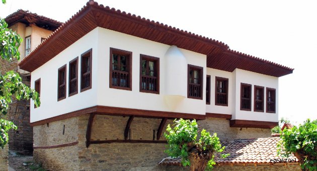 Tarihe saygılarımızla..