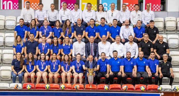Tarihi başarının mimarları aynı karede buluştu