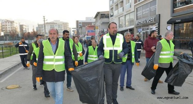 Temizlik ekibi Balatçık Mahallesi'nde