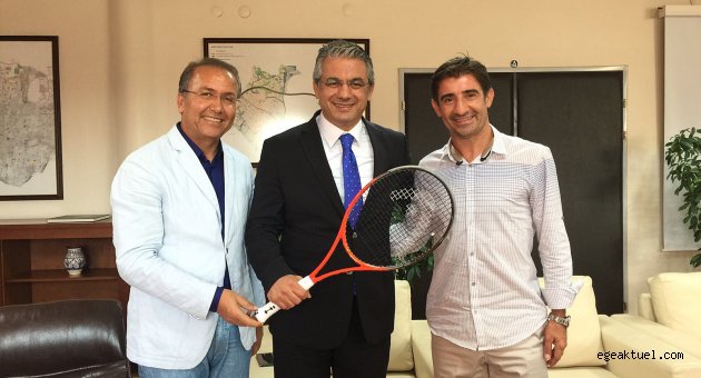 “Teniste marka kent İzmir”