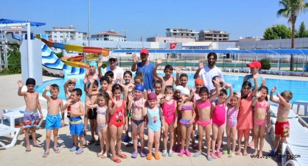 Torbalı Belediyesi’nde yüzme kursları başladı