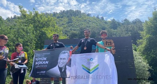 Torbalı Belediyesi sporcuları Uygur'u unutmadı