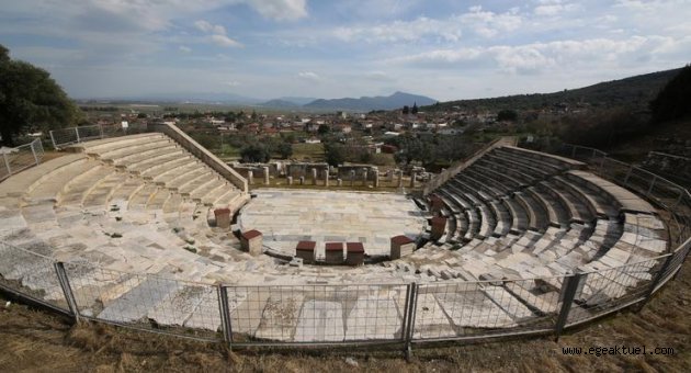 Torbalı Tiyatro Festivali’ düzenliyor